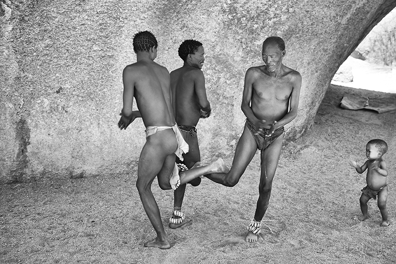 Dancing-San-People