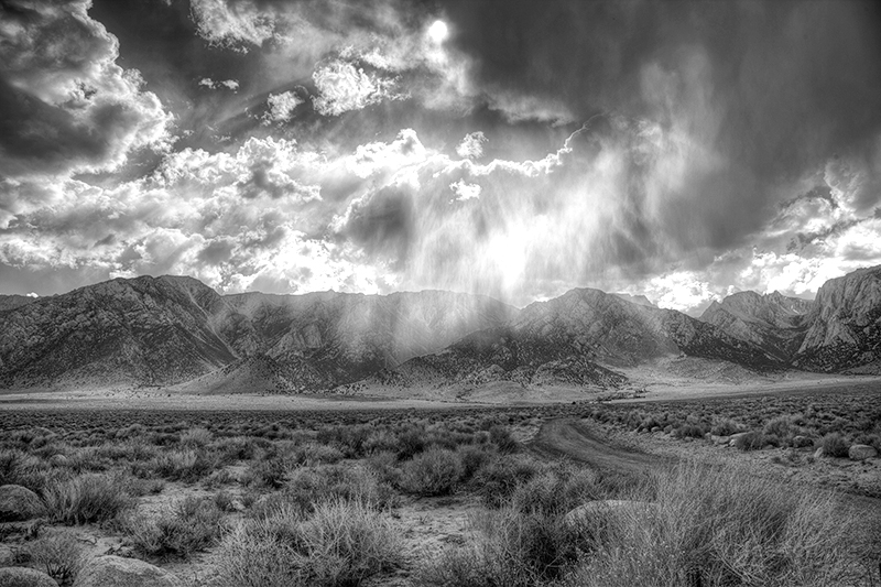 Thunderstorm-at-Whitney-Mountains